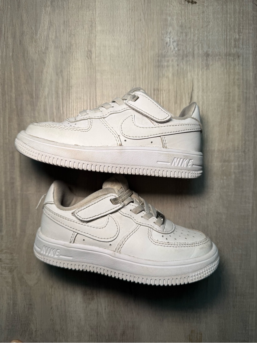 Nike Kids White Low-Top Hook-and-Loop Sneakers